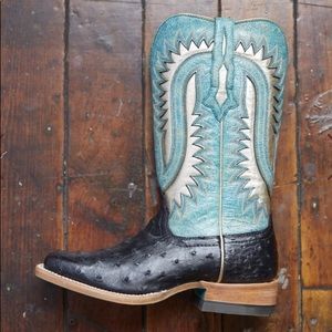 Ariat Silverado 8.5 ostrich broad square toes SOLD